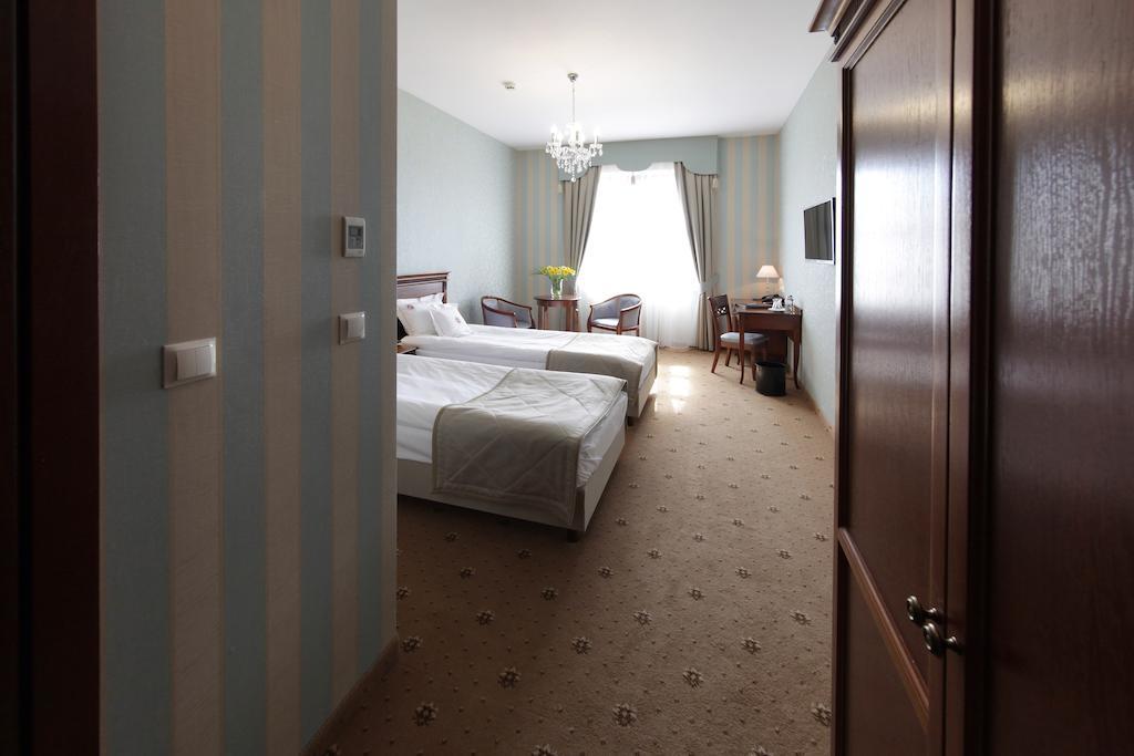 Hotel Jarosław Dış mekan fotoğraf
