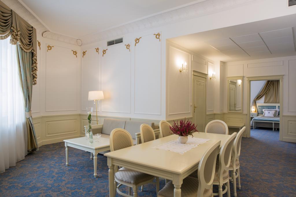Hotel Jarosław Dış mekan fotoğraf